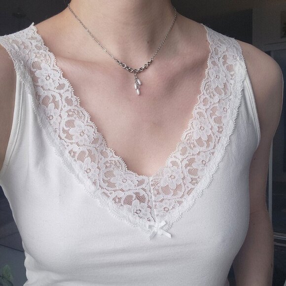 Antique white pearl necklace with a small silver chain - Picture 2 of 7